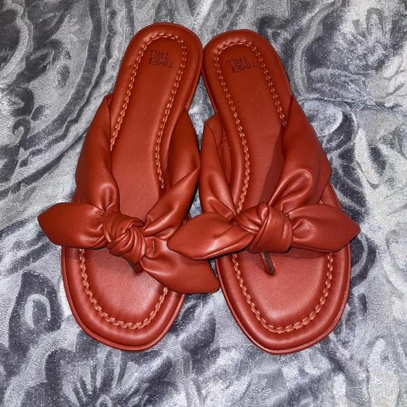*NWOT* Time and Tru Women's Bow Flip Flops - Picture 3 of 4